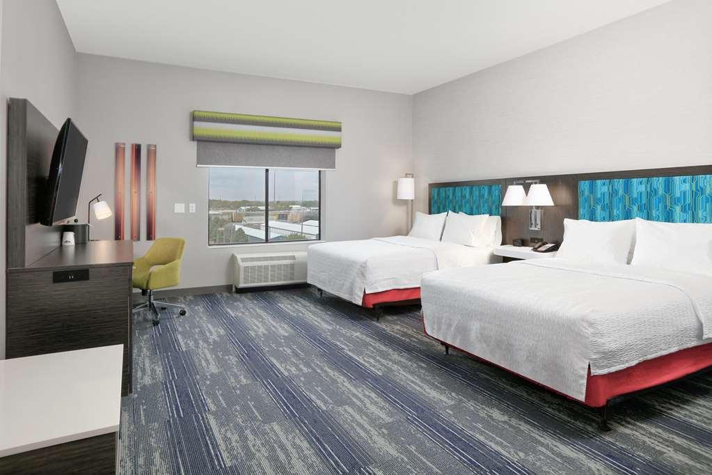 Hampton Inn & Suites Делгарт Номер фото
